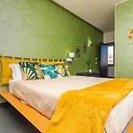 Namuri Downtown Bed & Breakfast 3*