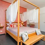 Namuri Downtown Bed & Breakfast 3*