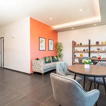 Namuri Downtown Bed & Breakfast 3*